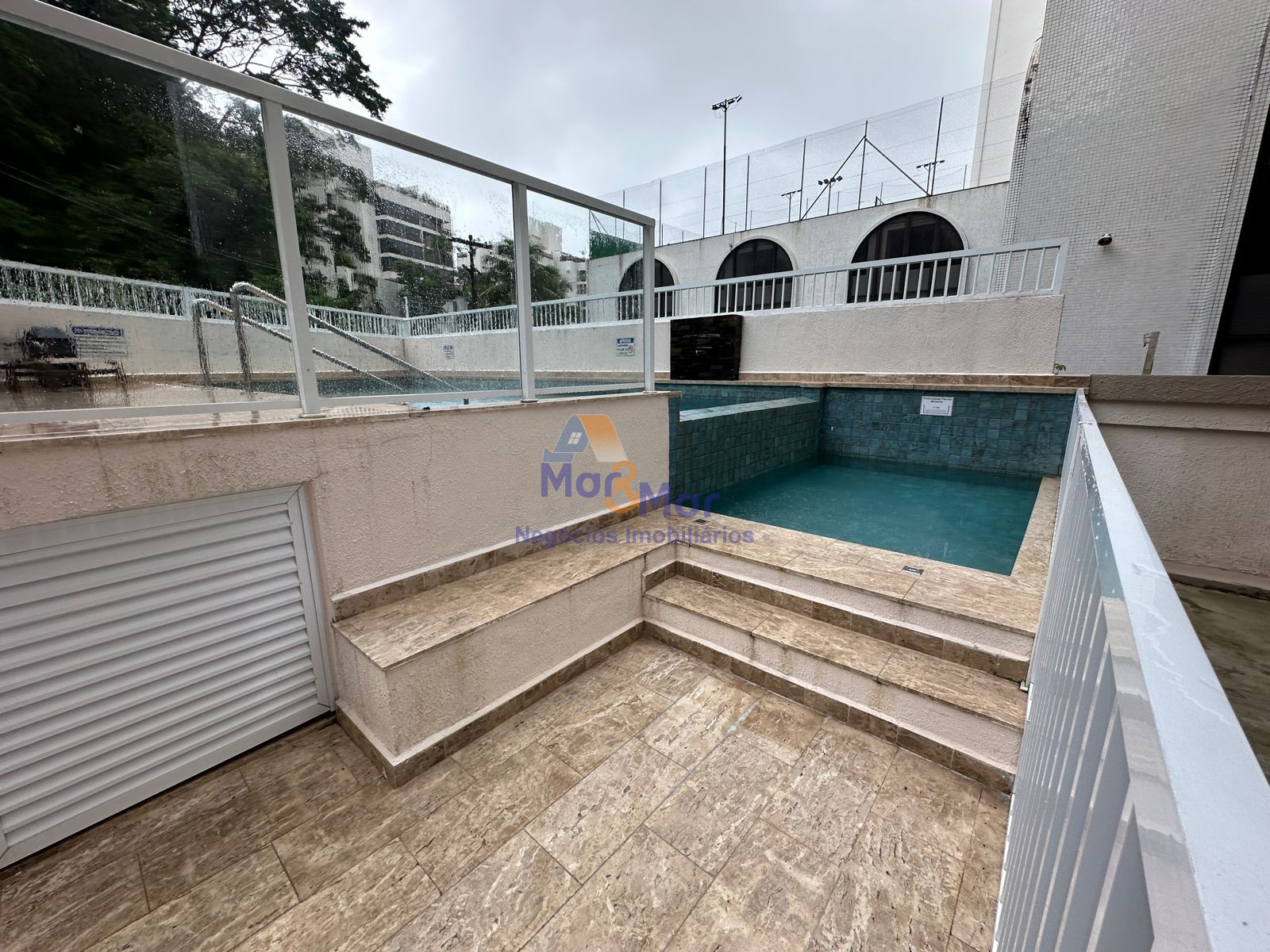Apartamento na Praia da Enseada, Guarujá - SP