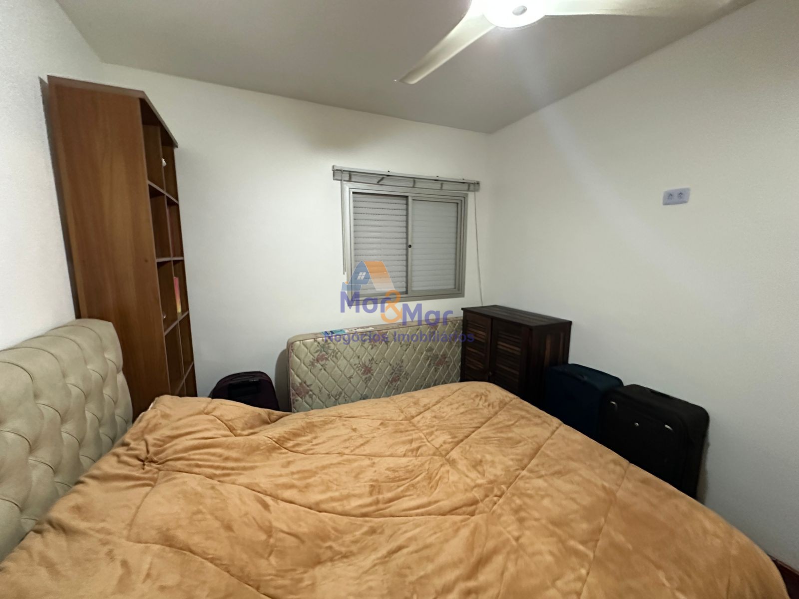 Apartamento na Praia das Pitangueiras, Guarujá - SP