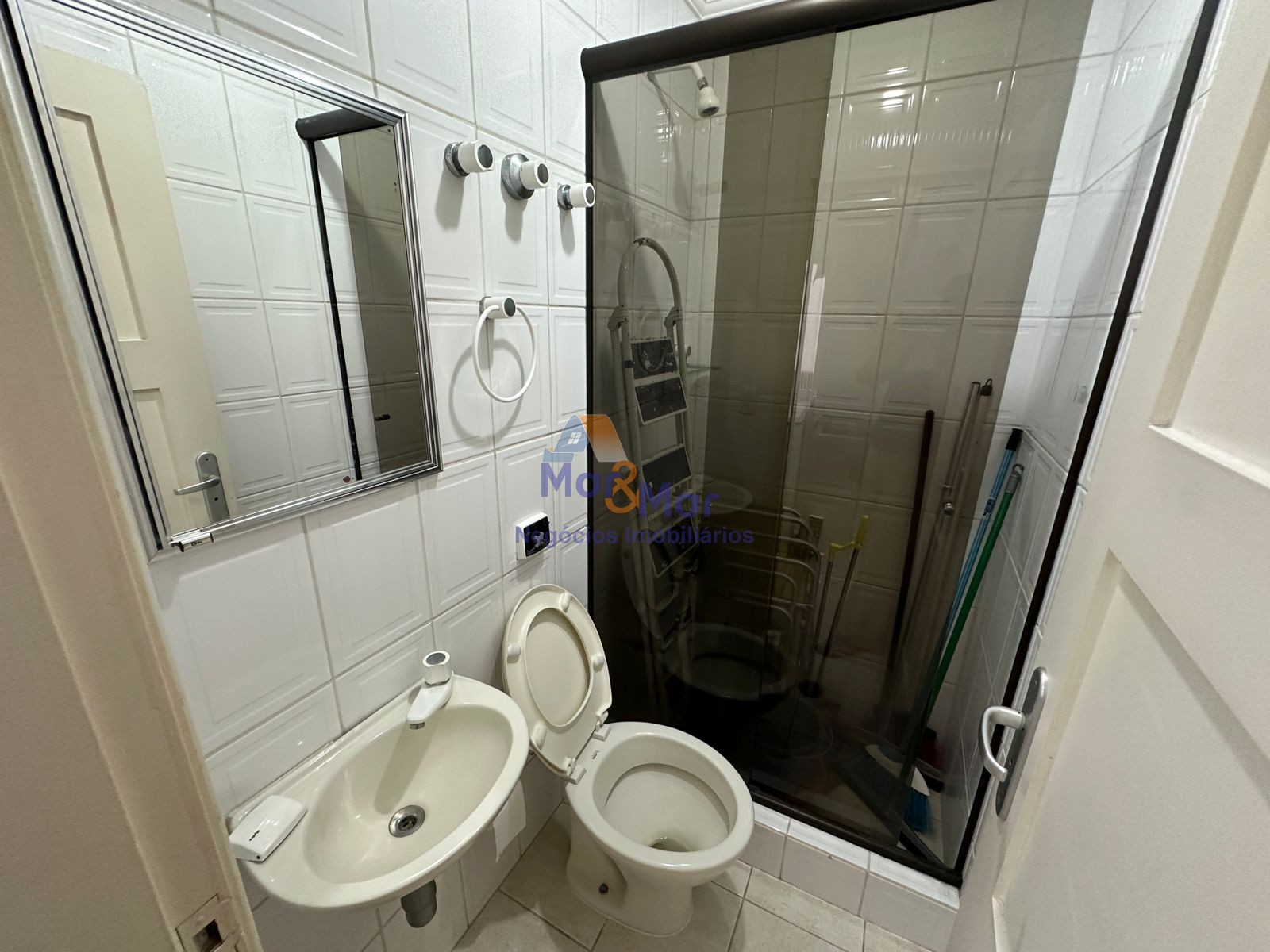 Apartamento na Praia das Pitangueiras, Guarujá - SP