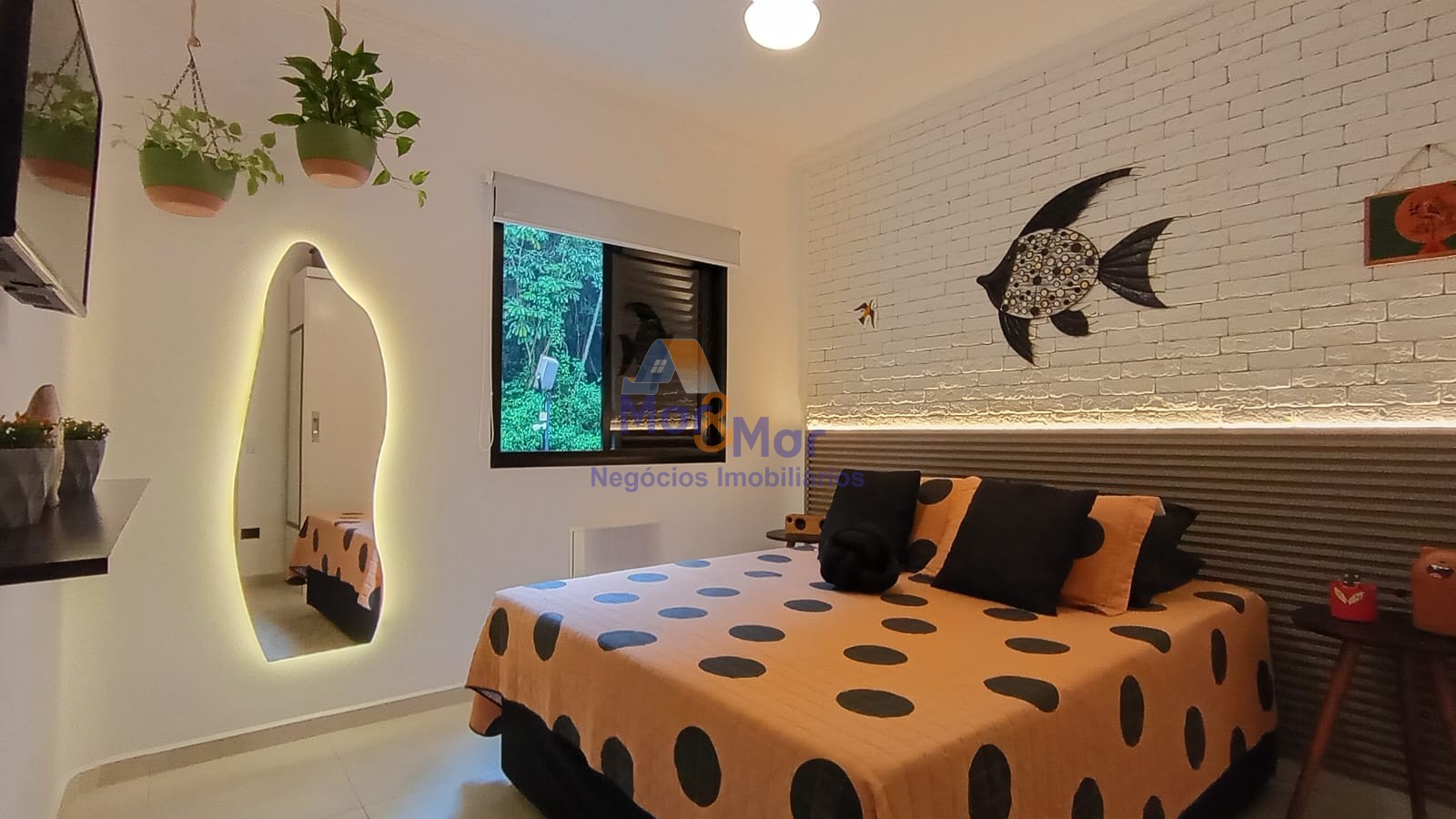 Apartamento na Praia das Pitangueiras, Guarujá - SP