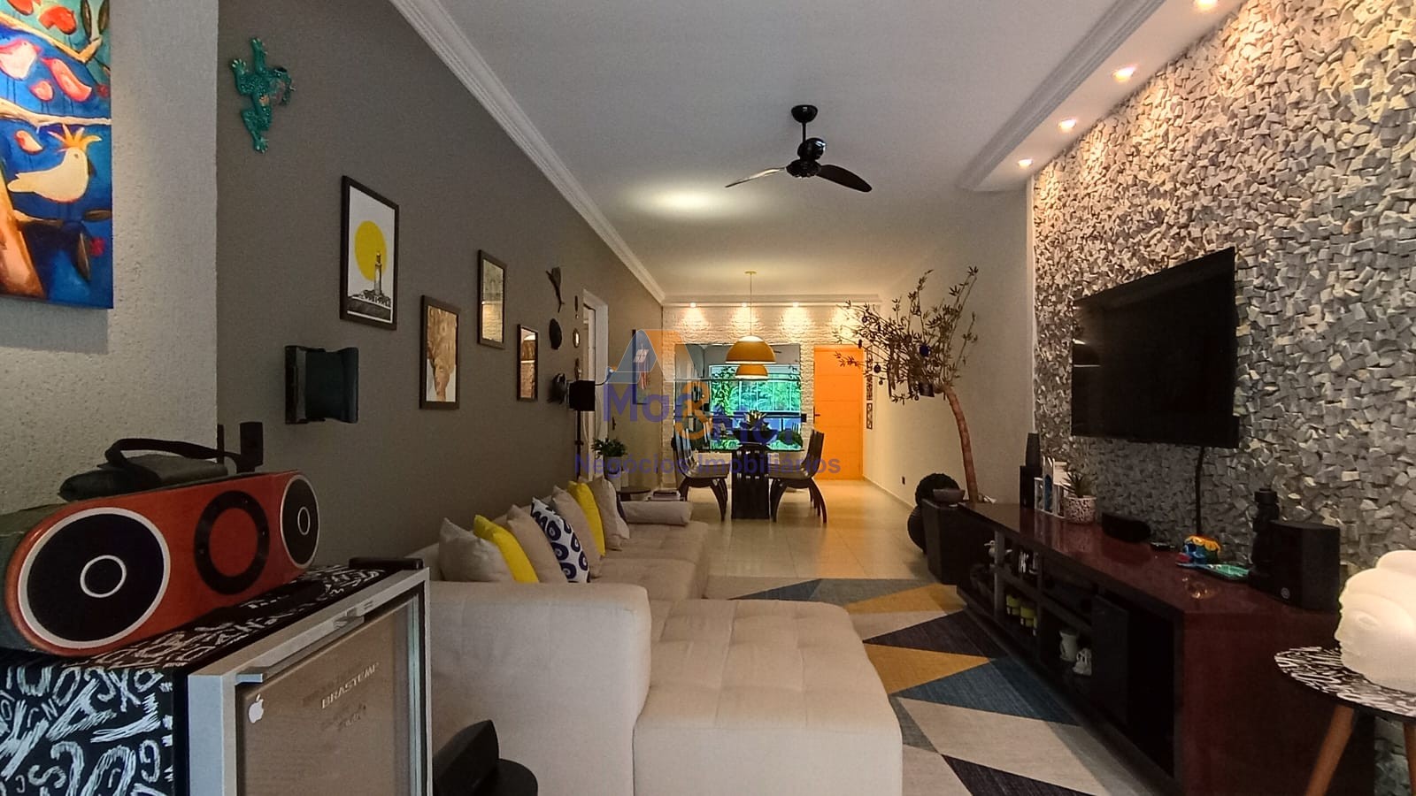 Apartamento na Praia das Pitangueiras, Guarujá - SP