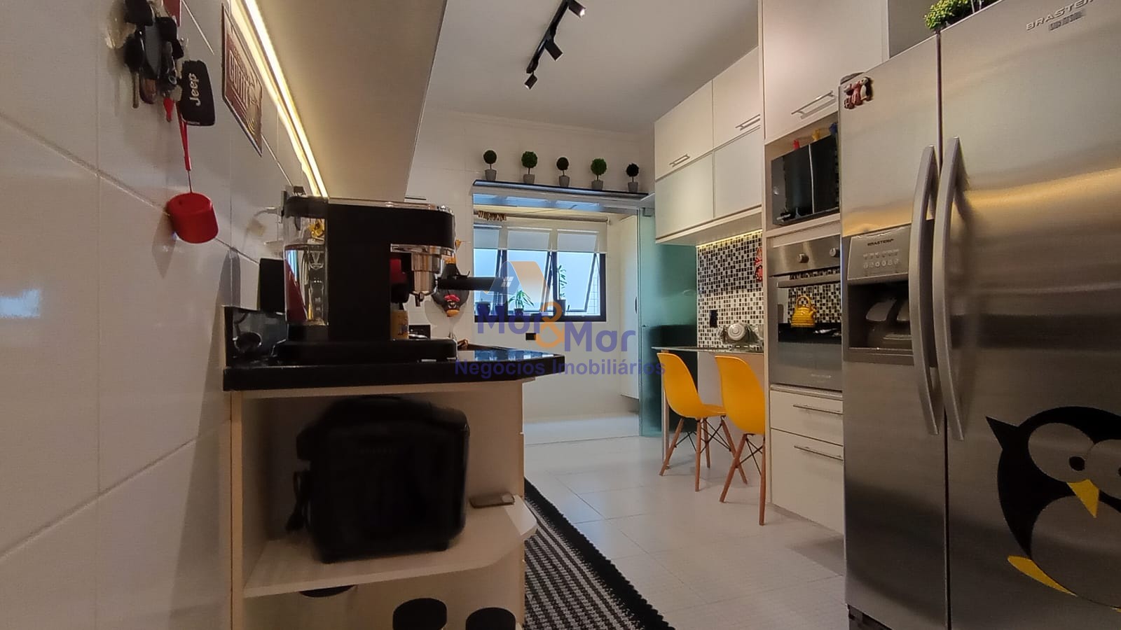 Apartamento na Praia das Pitangueiras, Guarujá - SP
