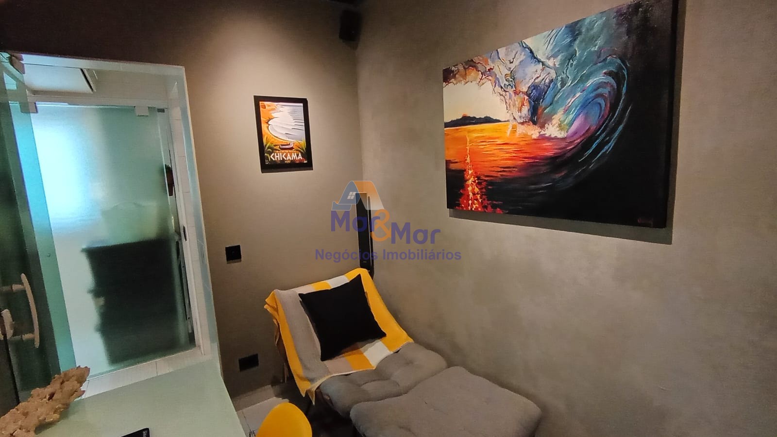 Apartamento na Praia das Pitangueiras, Guarujá - SP