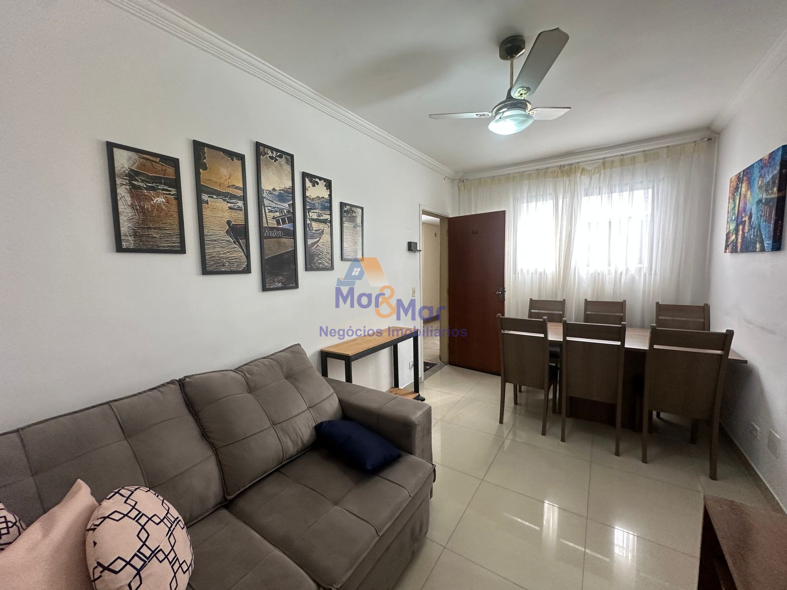 Apartamento na Praia das Pitangueiras, Guarujá - SP