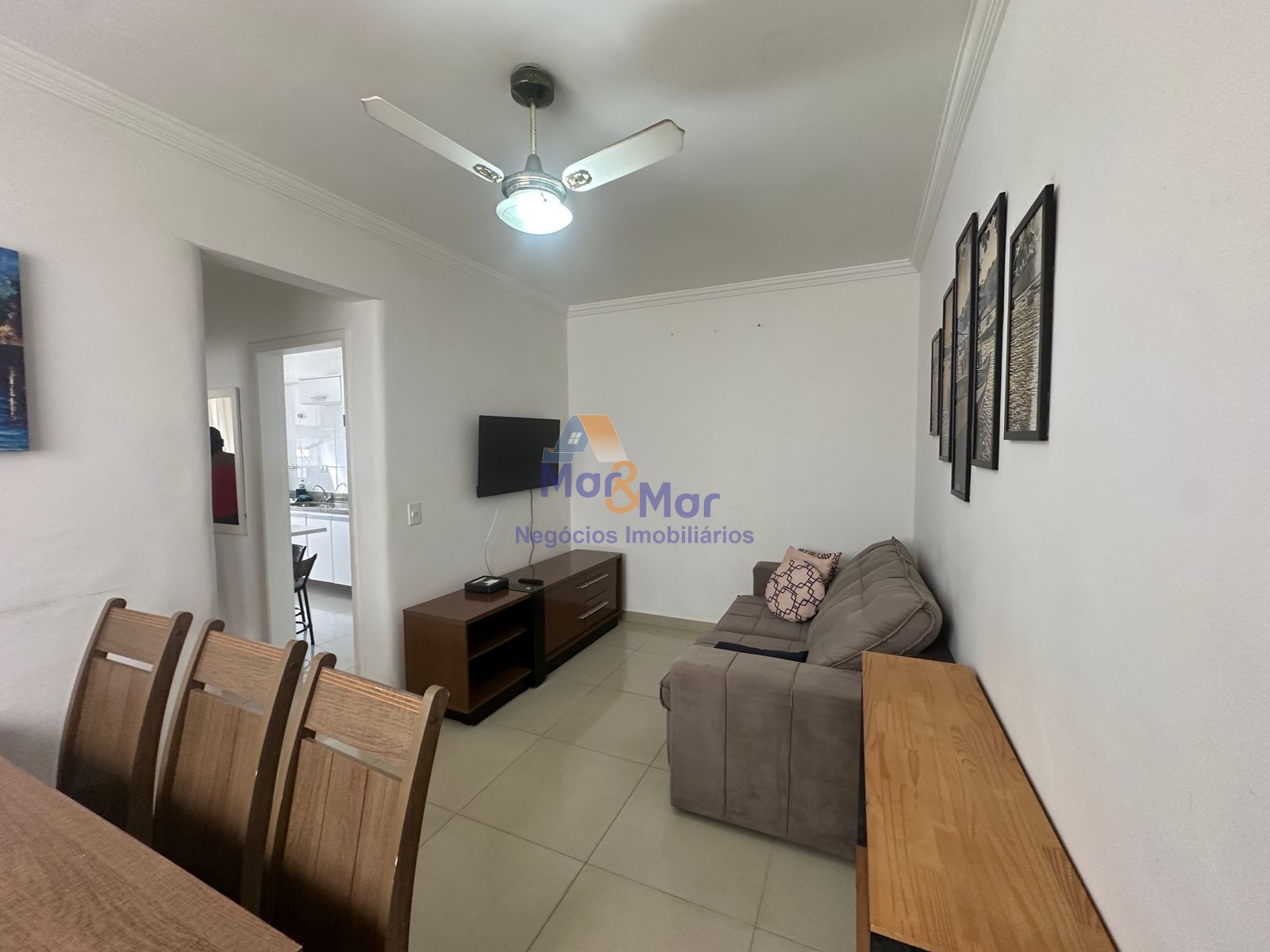 Apartamento na Praia das Pitangueiras, Guarujá - SP