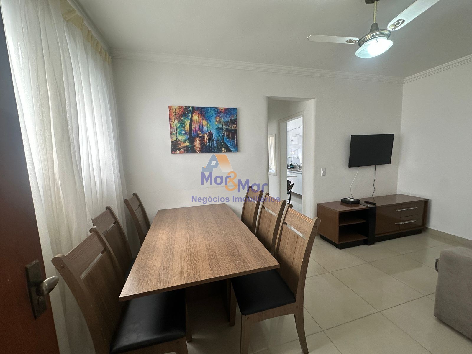 Apartamento na Praia das Pitangueiras, Guarujá - SP