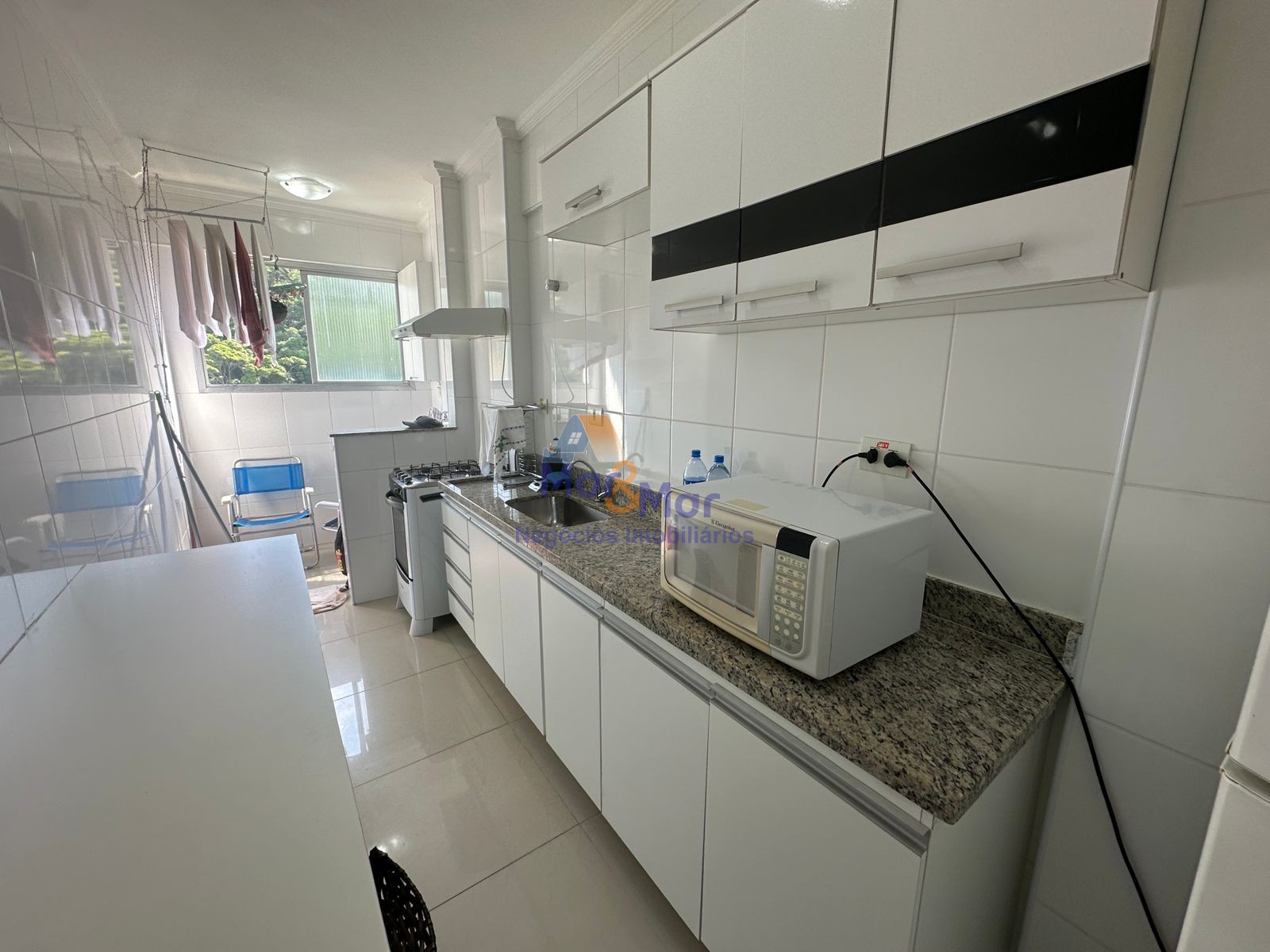 Apartamento na Praia das Pitangueiras, Guarujá - SP