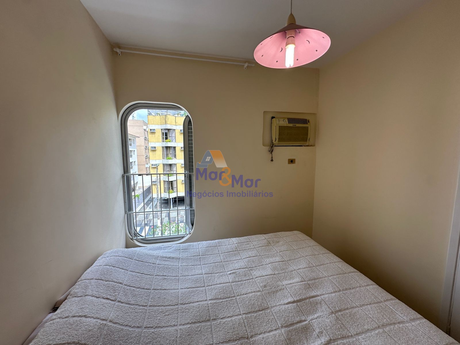 Apartamento na Praia da Enseada, Guarujá - SP