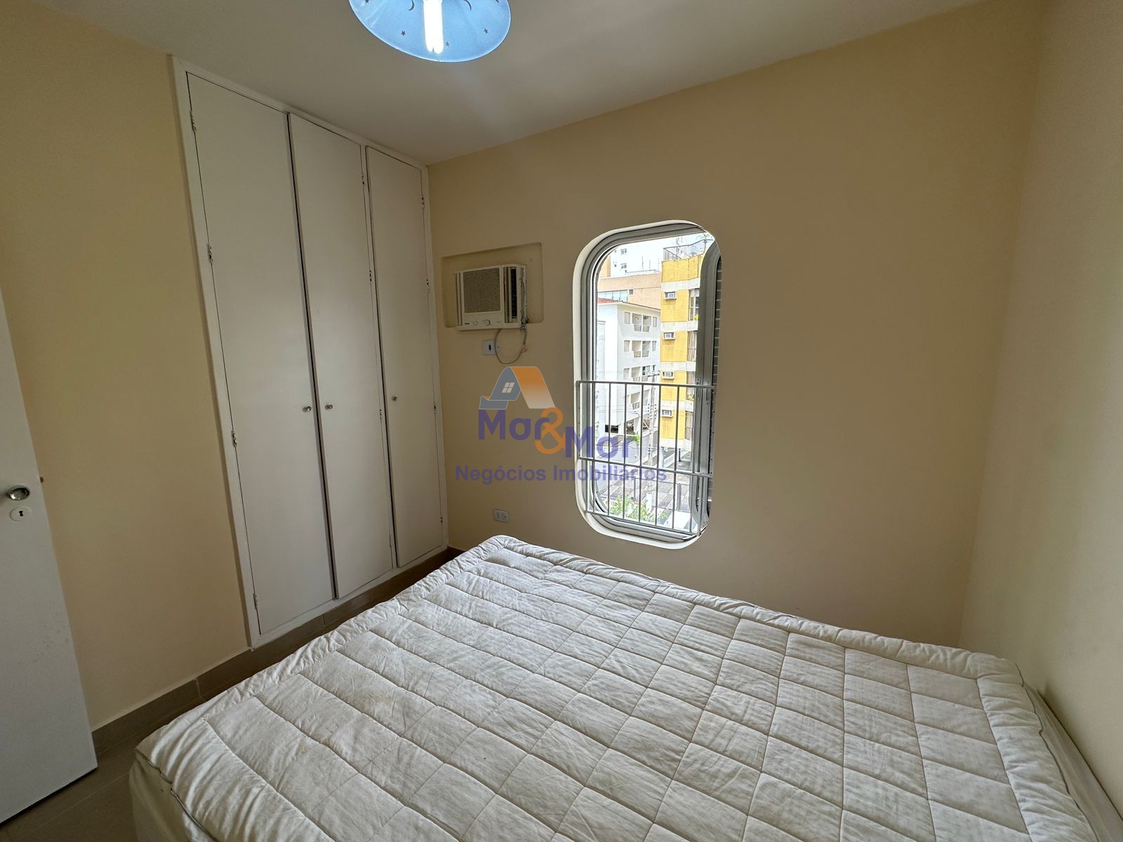 Apartamento na Praia da Enseada, Guarujá - SP