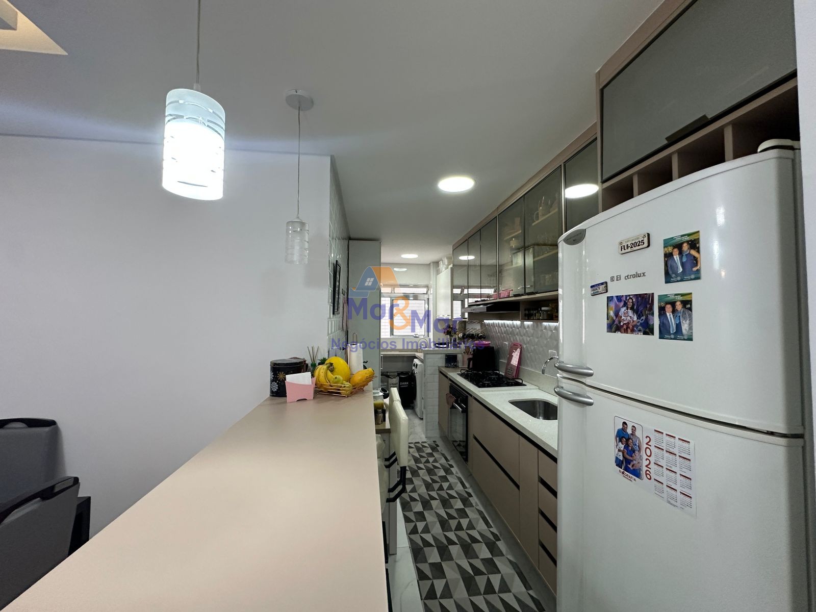 Apartamento na Praia das Pitangueiras, Guarujá - SP