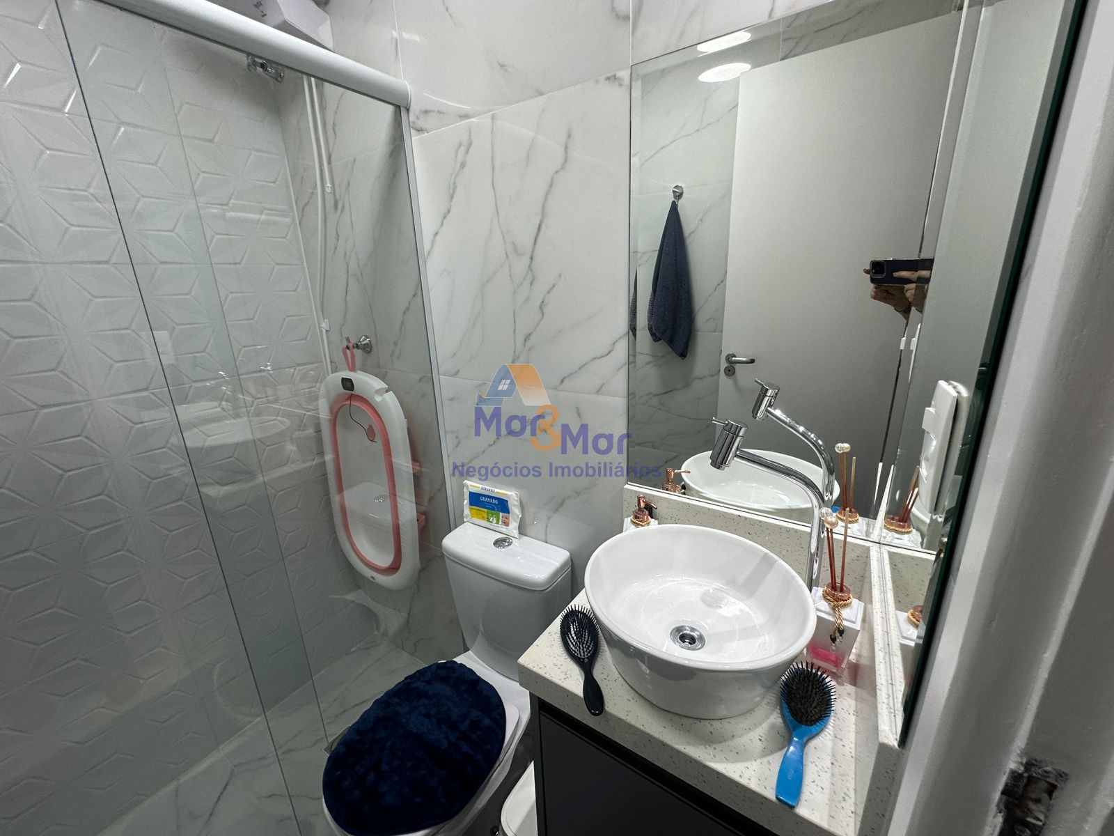 Apartamento na Praia das Pitangueiras, Guarujá - SP