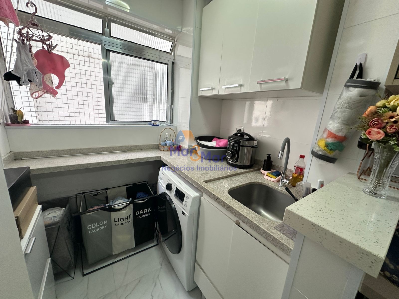 Apartamento na Praia das Pitangueiras, Guarujá - SP