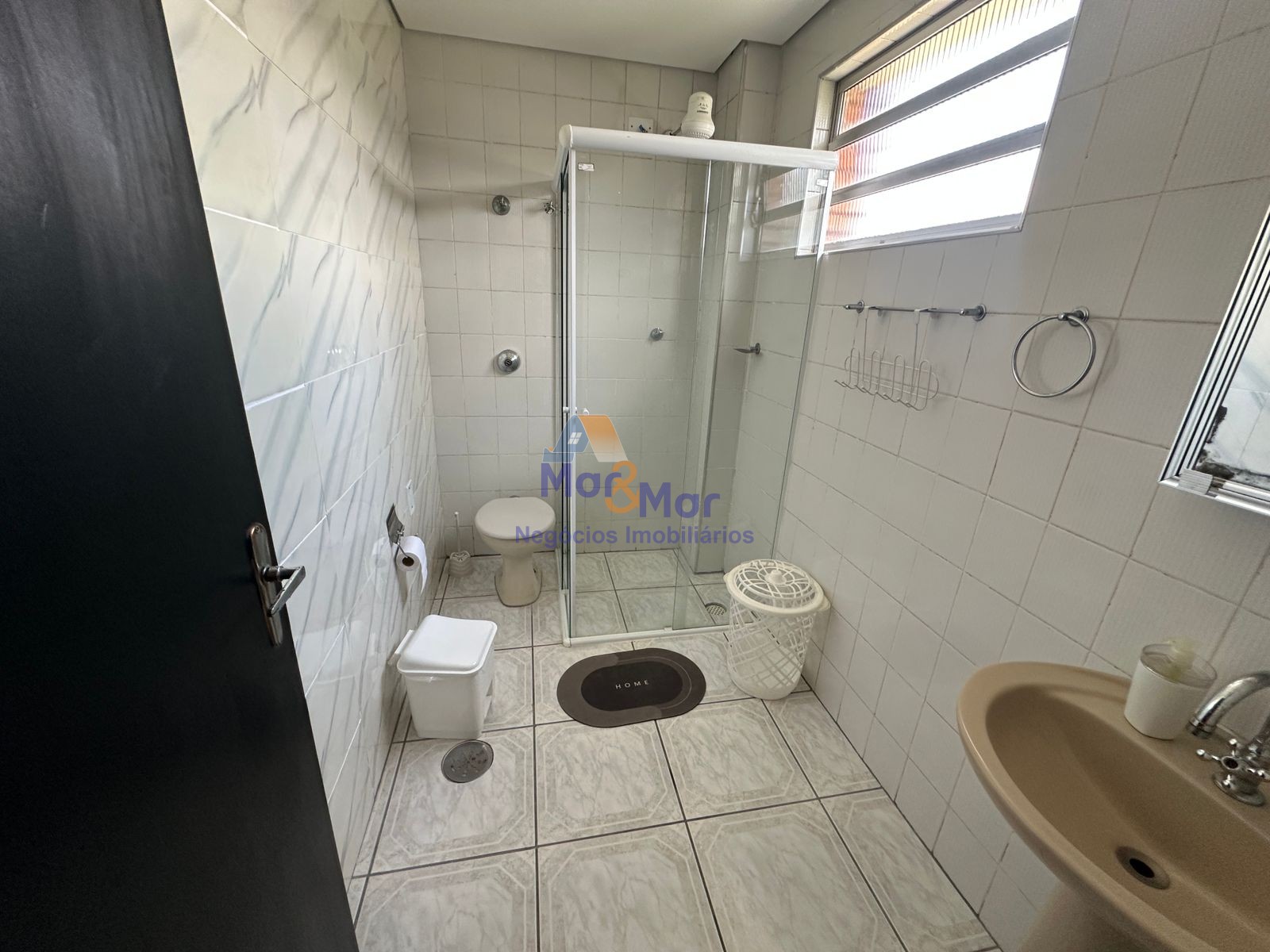 Apartamento na Praia da Enseada, Guarujá - SP