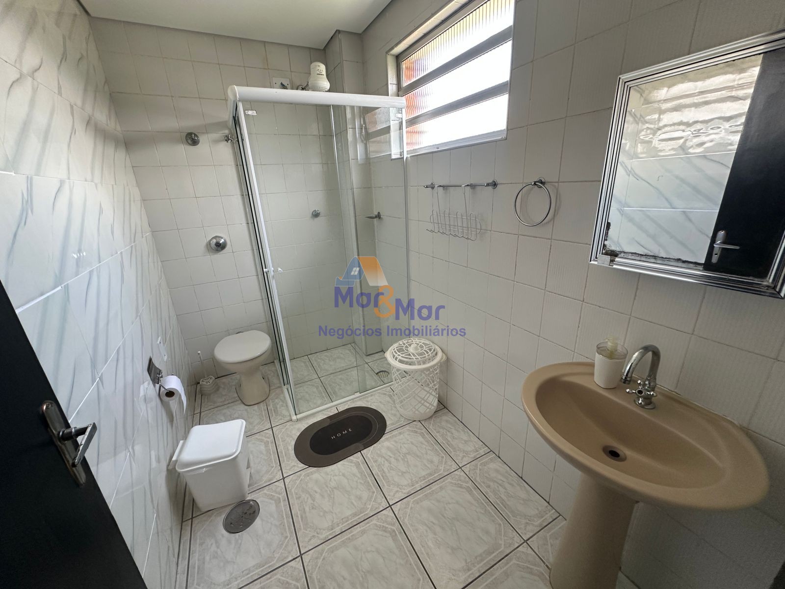 Apartamento na Praia da Enseada, Guarujá - SP