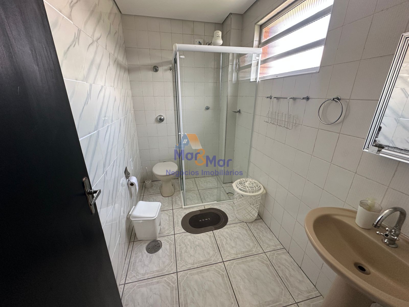 Apartamento na Praia da Enseada, Guarujá - SP